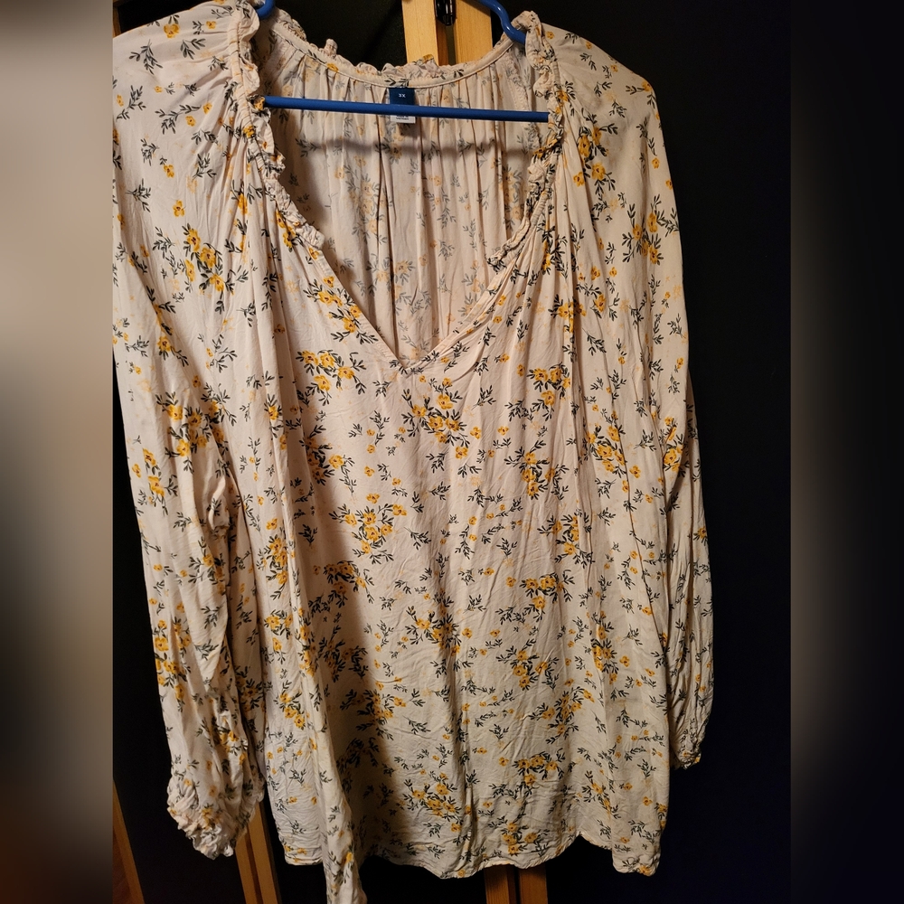 3X Floral Print Shirt with Yellow Accents
